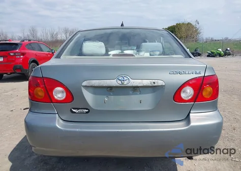 2004 Toyota Corolla Le z USA, uszkodzony, nr VIN 1NXBR32E64Z342118